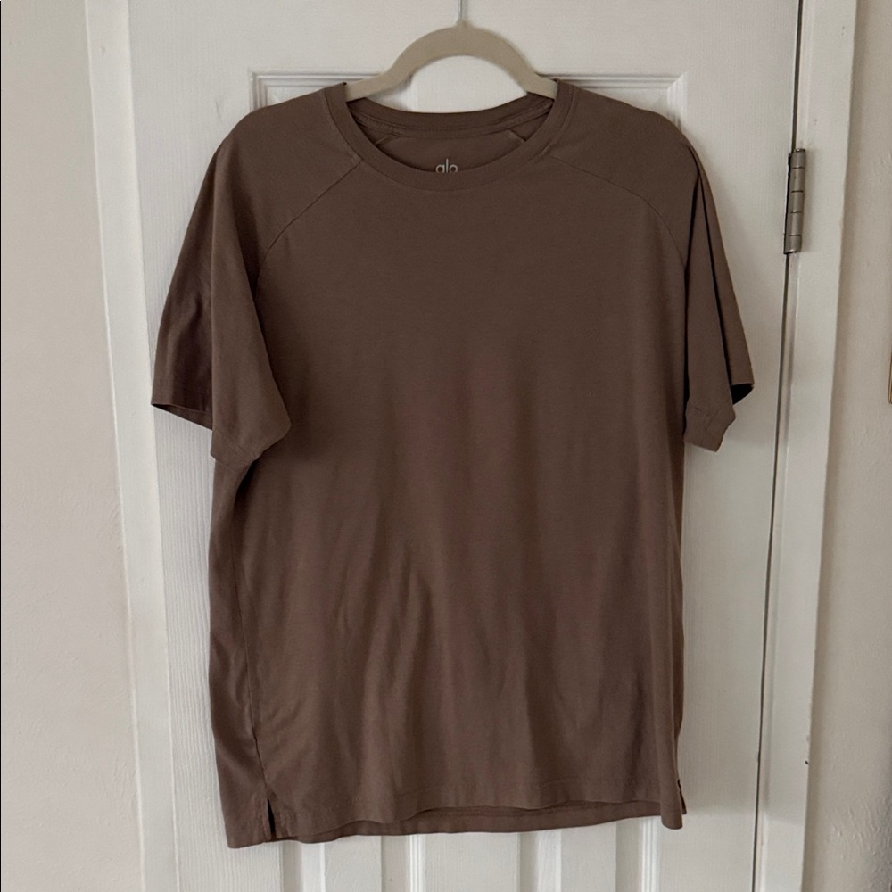 ALO Yoga Triumph Raglan Tee - Gravel